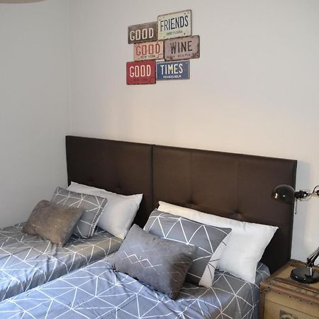 Appartement Hillside Suite มิฮาส ภายนอก รูปภาพ