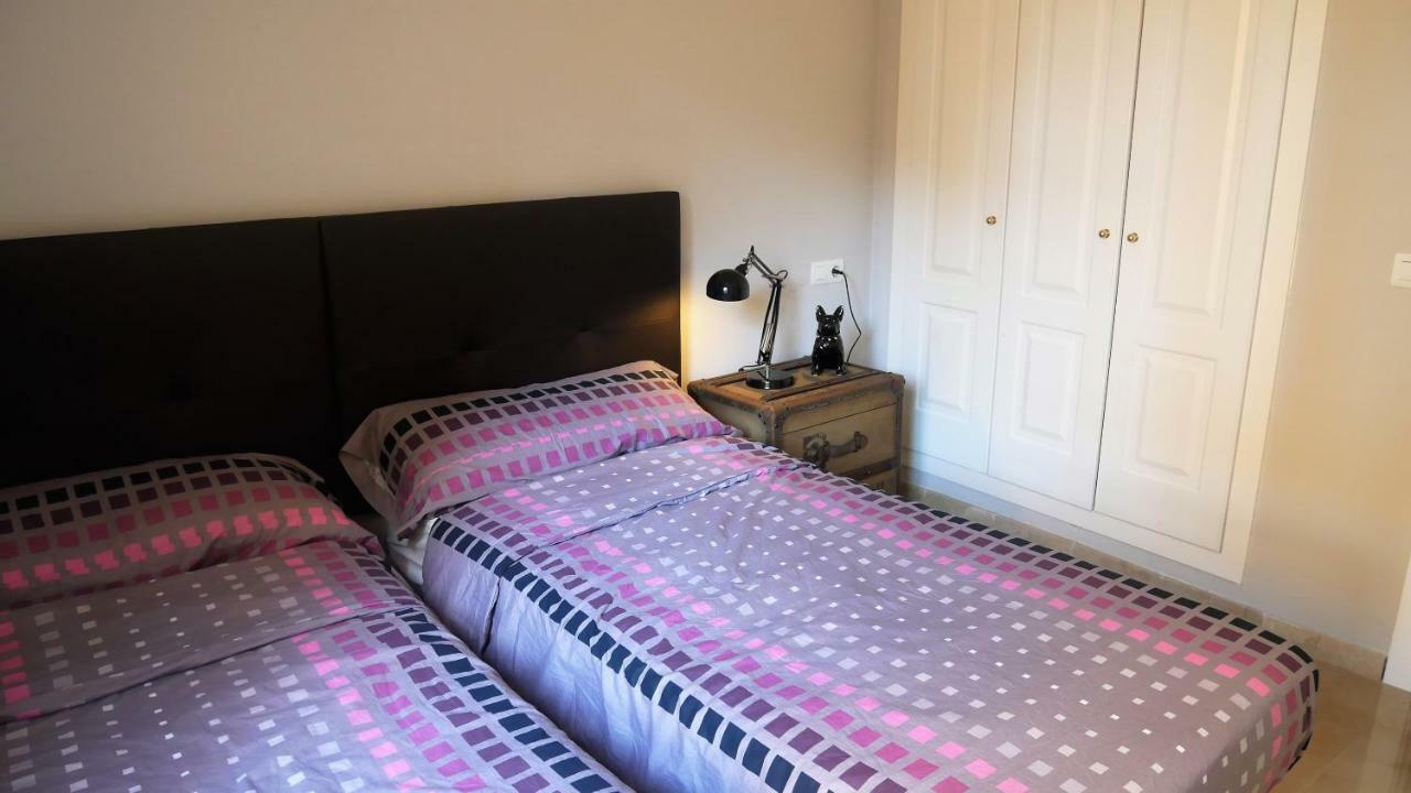 Appartement Hillside Suite มิฮาส ภายนอก รูปภาพ
