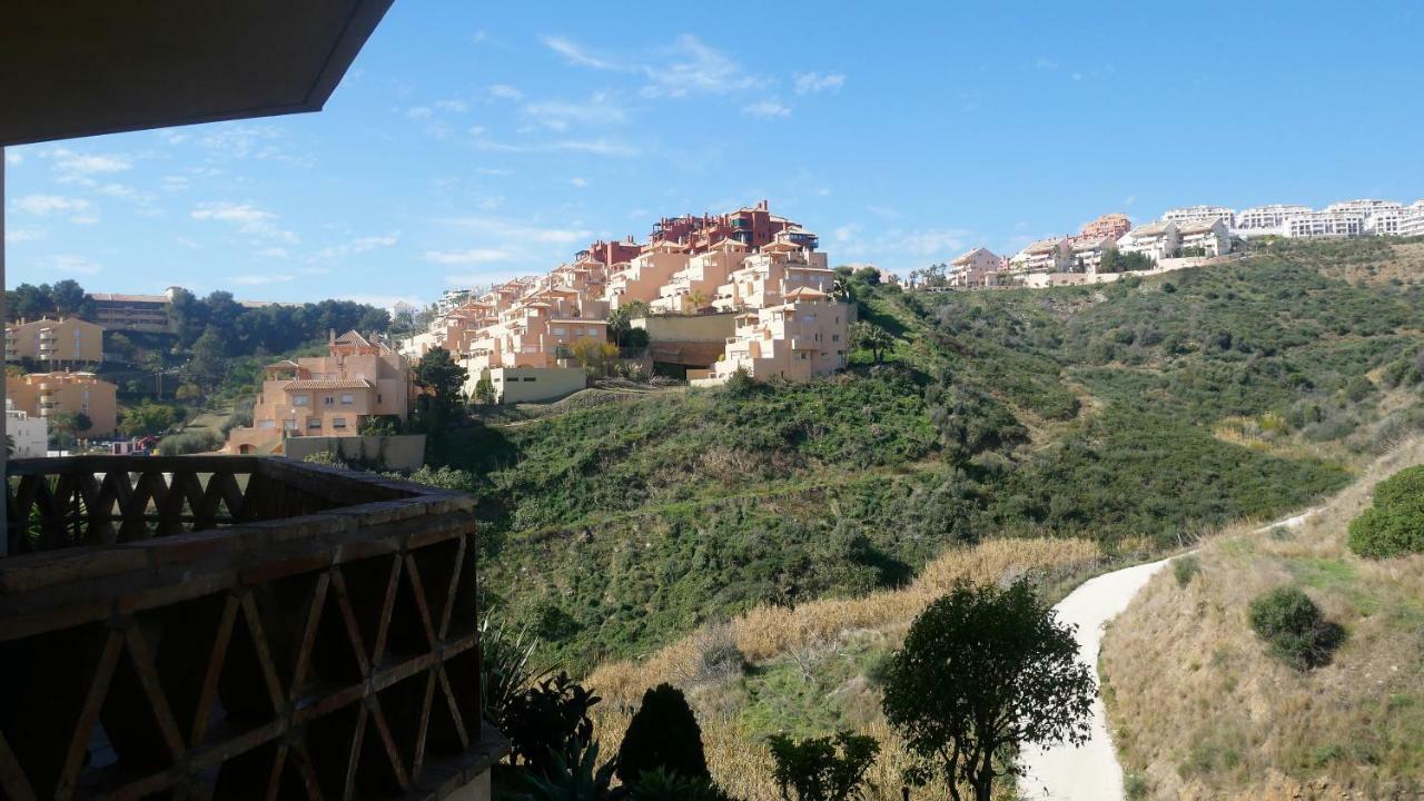 Appartement Hillside Suite มิฮาส ภายนอก รูปภาพ