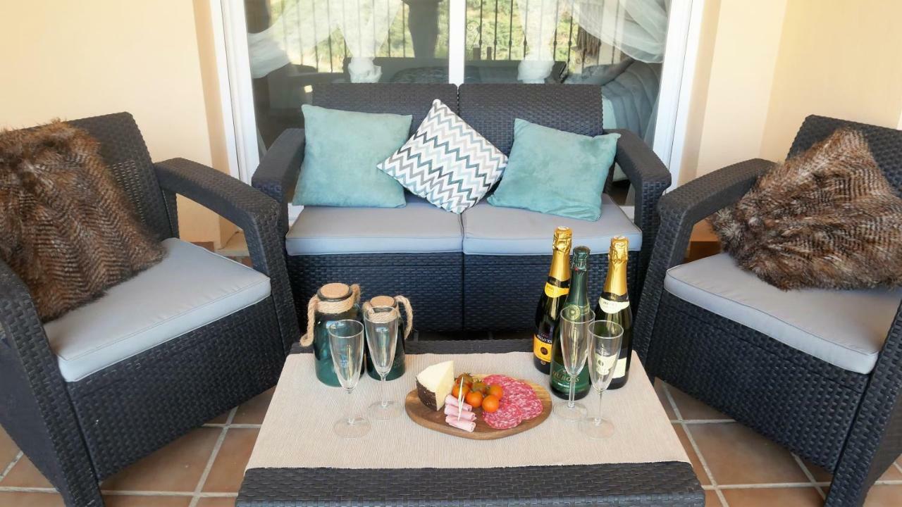 Appartement Hillside Suite มิฮาส ภายนอก รูปภาพ