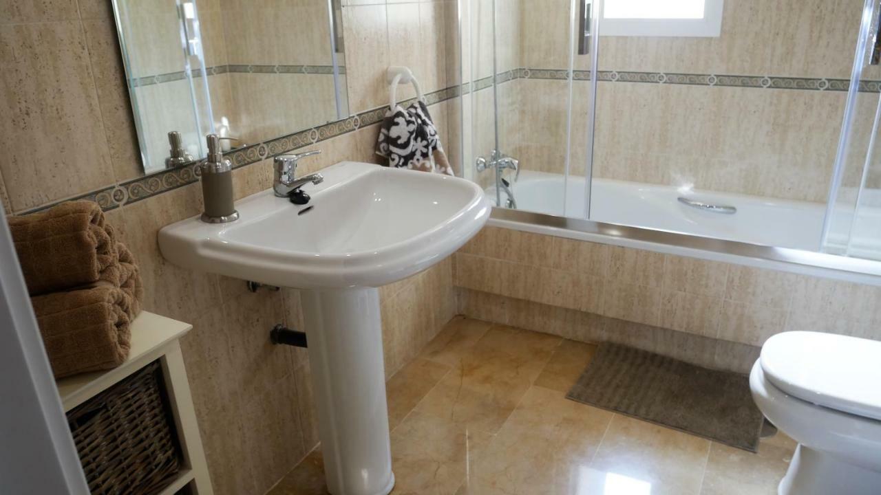 Appartement Hillside Suite มิฮาส ภายนอก รูปภาพ