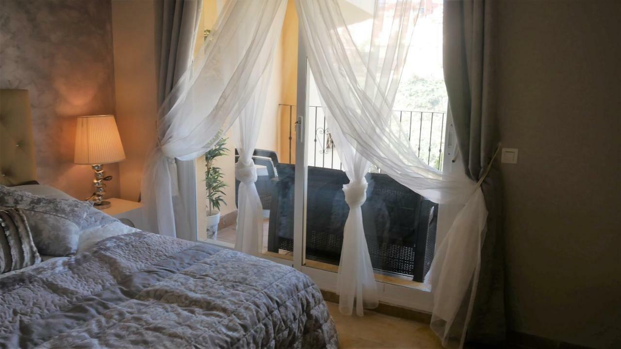 Appartement Hillside Suite มิฮาส ภายนอก รูปภาพ