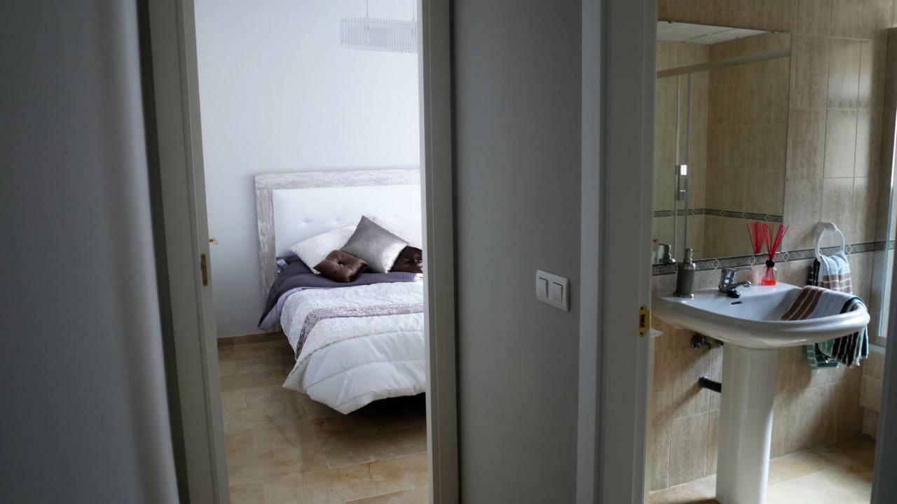 Appartement Hillside Suite มิฮาส ภายนอก รูปภาพ
