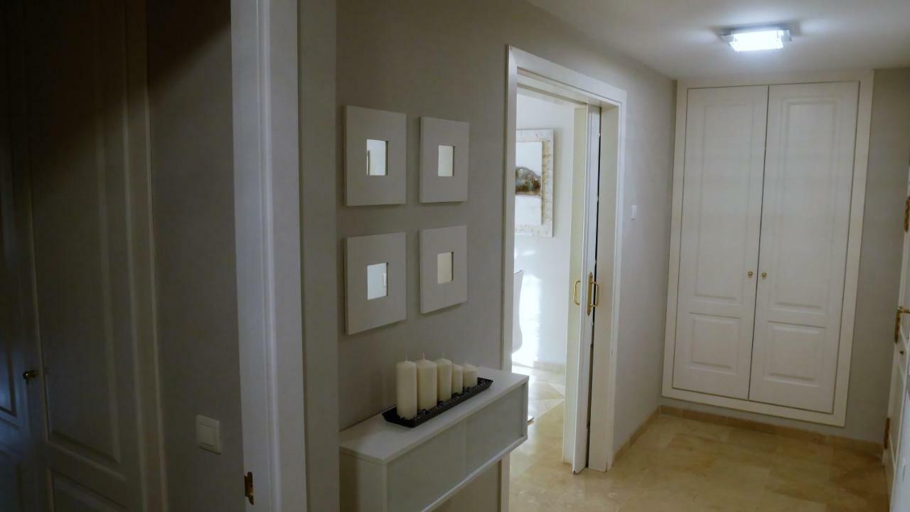 Appartement Hillside Suite มิฮาส ภายนอก รูปภาพ