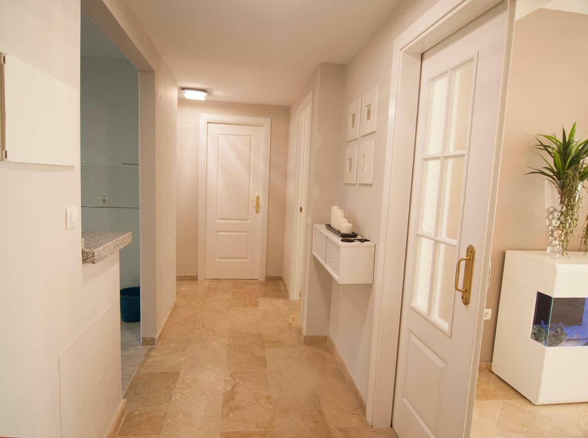 Appartement Hillside Suite มิฮาส ภายนอก รูปภาพ